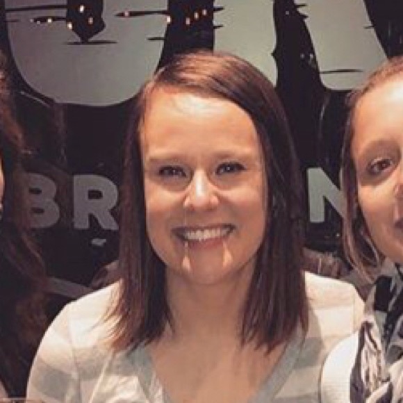 Meet your Posher, Carolyn - Picture 1 of 1